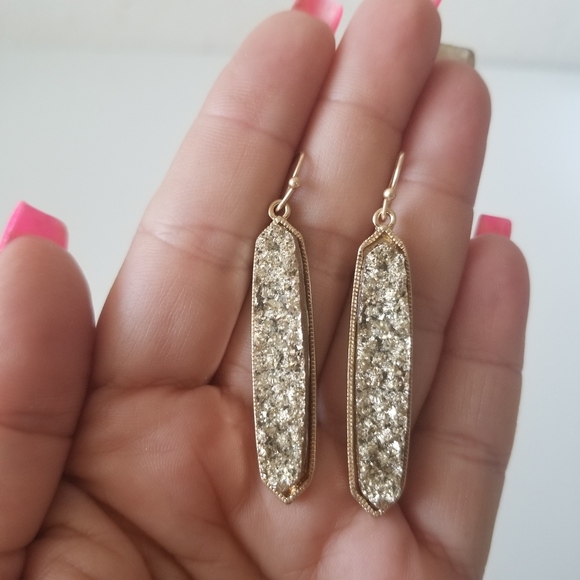 3/$30♥️ Fashion Dangling Quartz Earrings - Picture 10 of 10